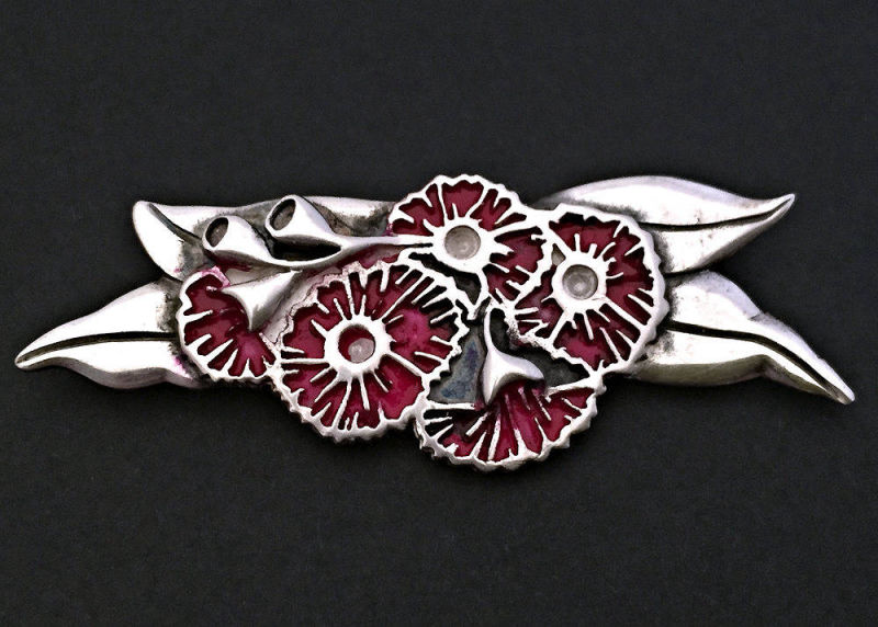 LARGE GUM FLOWER BROOCH